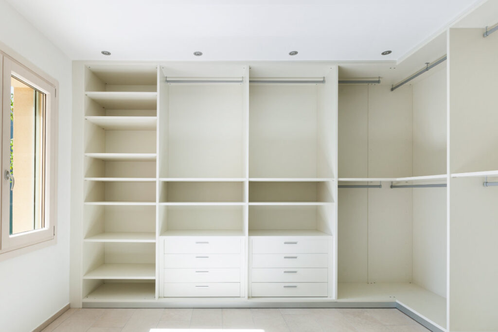 Inloopdressing met open legplanken